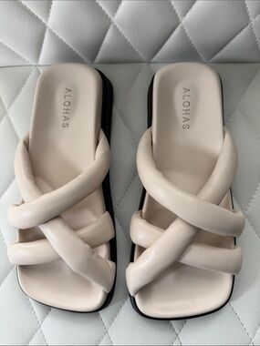 ALOHAS Cream Padded Crisscross Slide Sandals